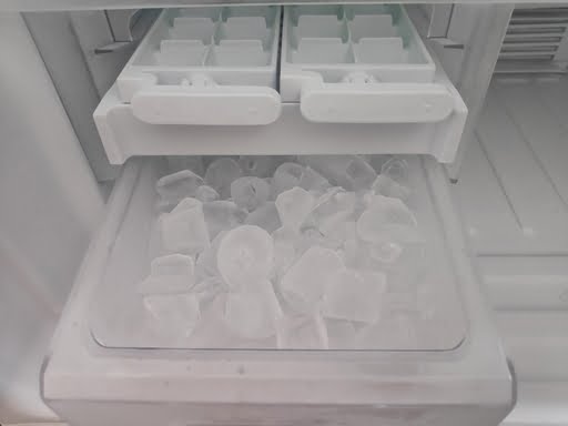 ice maker container in the refrigerator 2023 11 27 04 55 37 utc